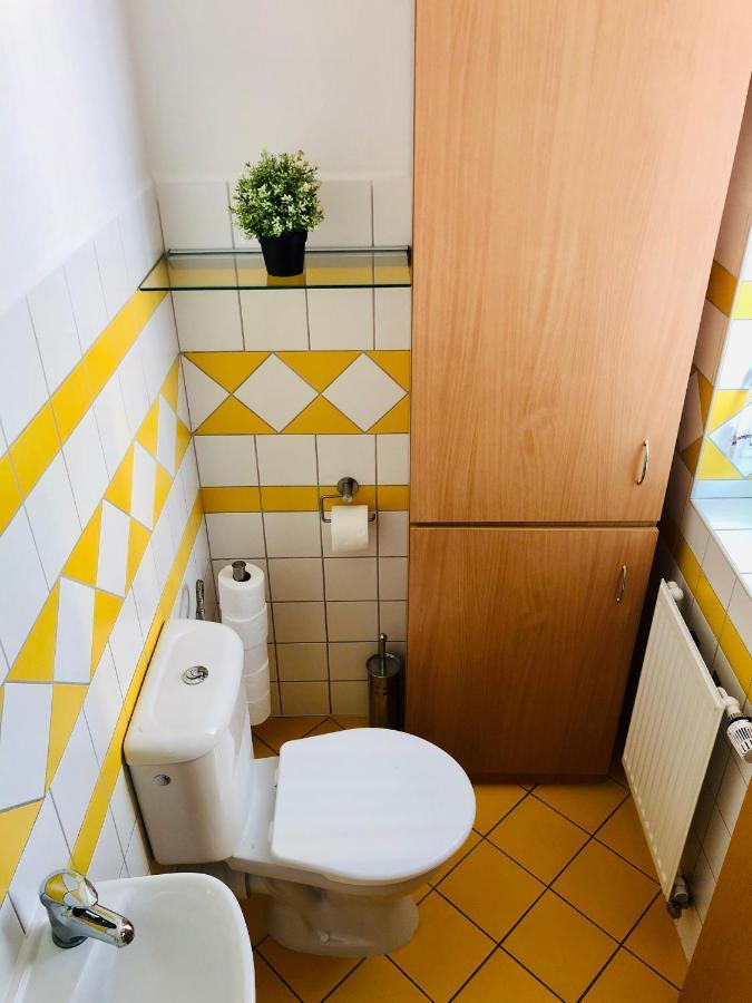 Adam Apartmán